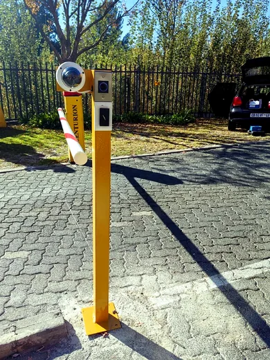 Camera-assisted controlled entrance
